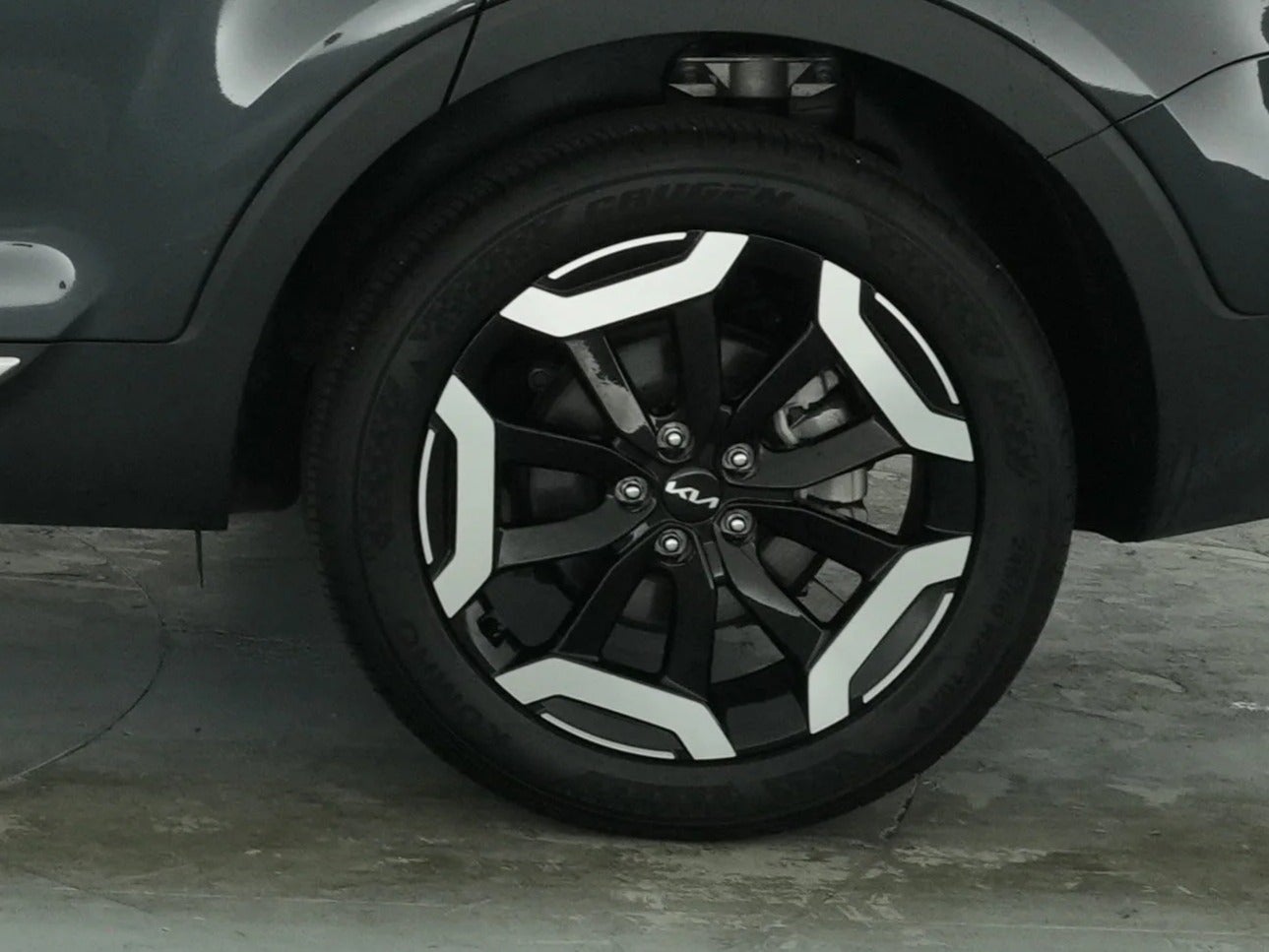 2025 Kia Telluride S - Photo 23