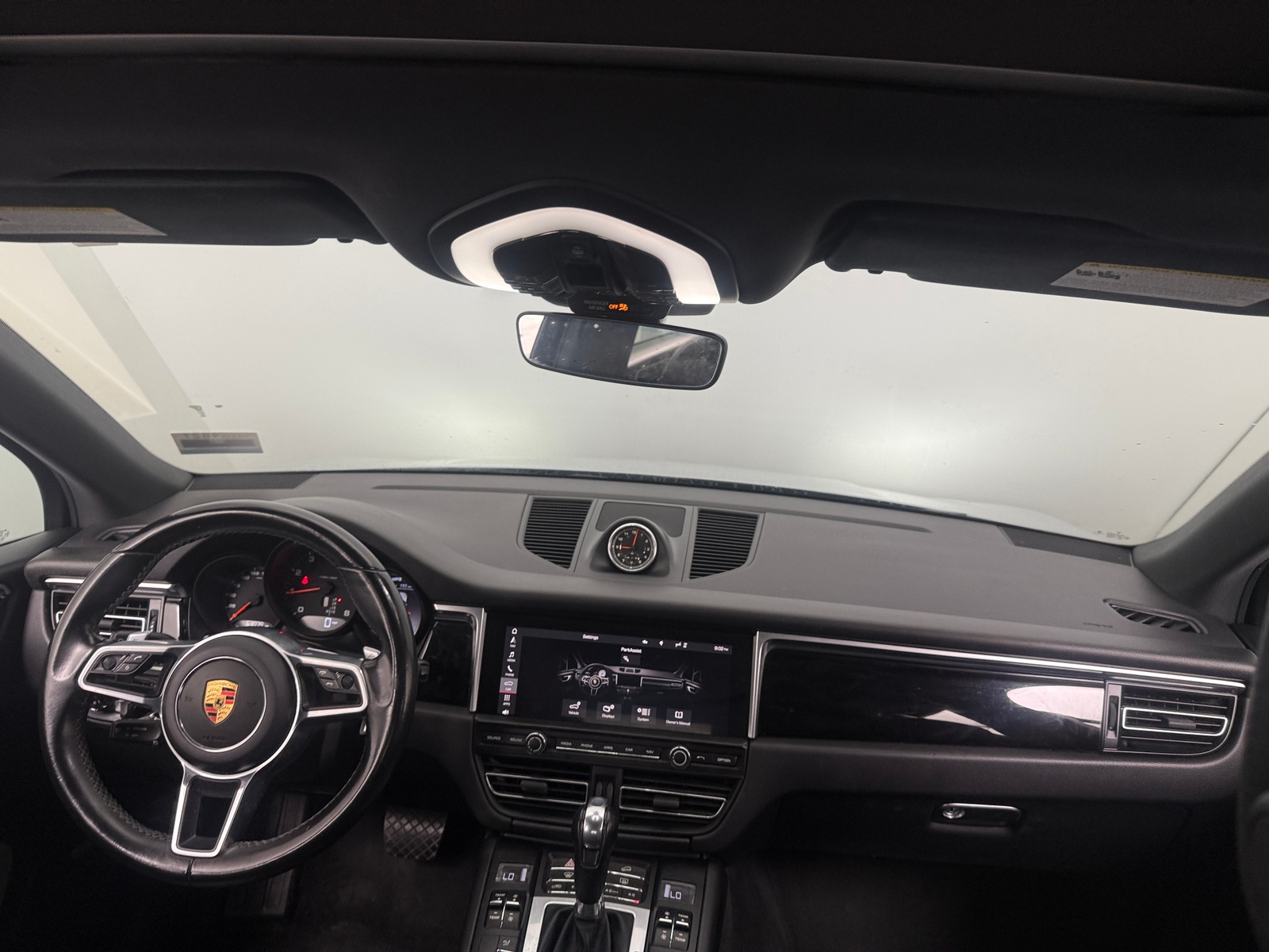 Thumbnail: 2020 Porsche Macan - 2