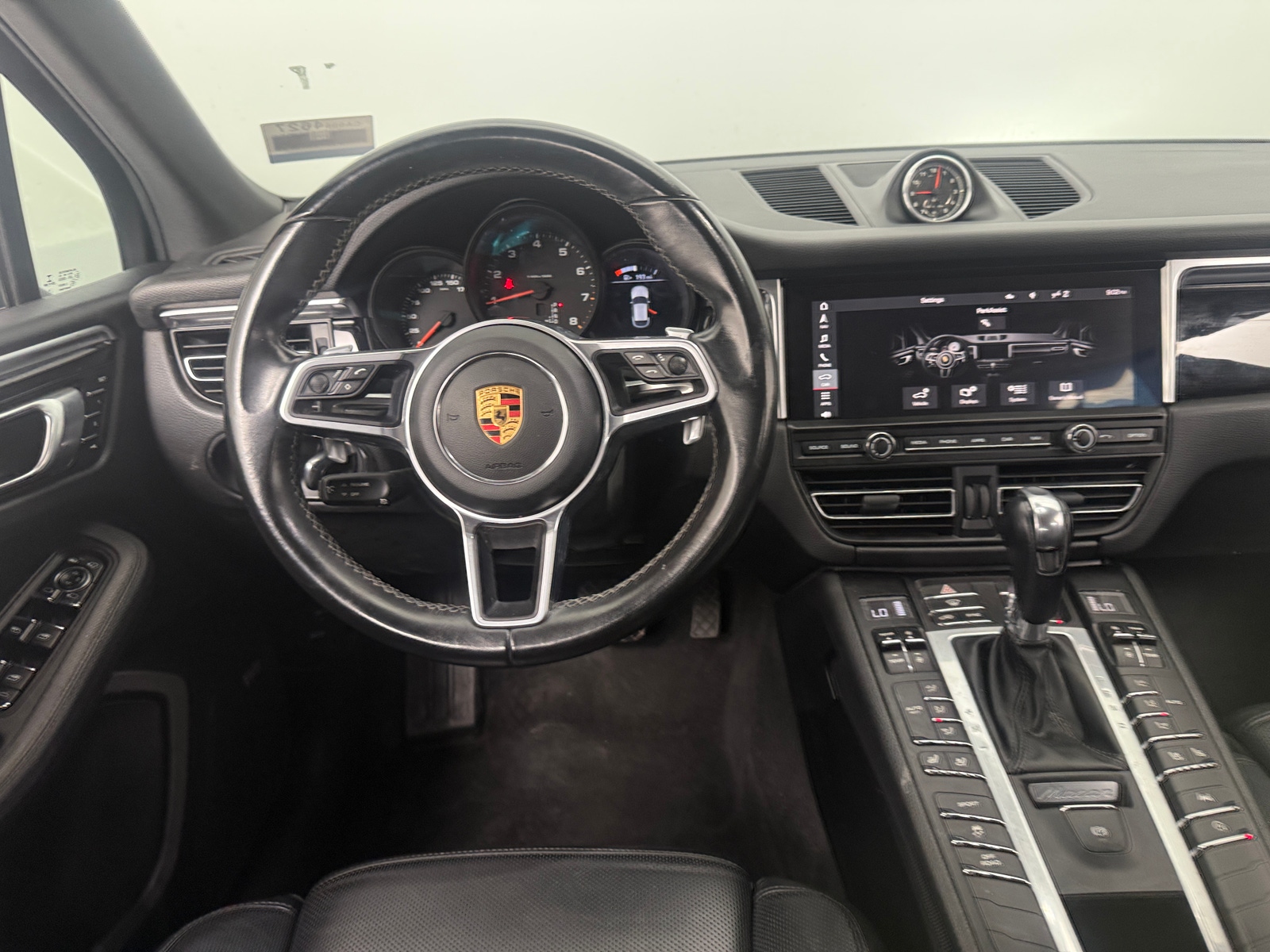 Thumbnail: 2020 Porsche Macan - 4