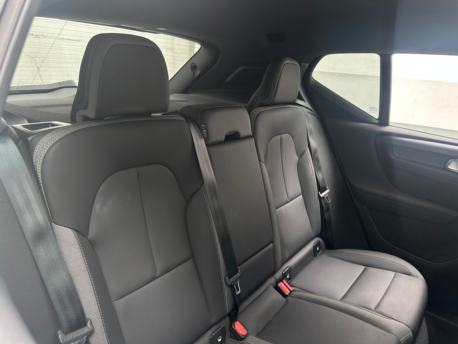 Thumbnail: 2023 Volvo XC40 - 5
