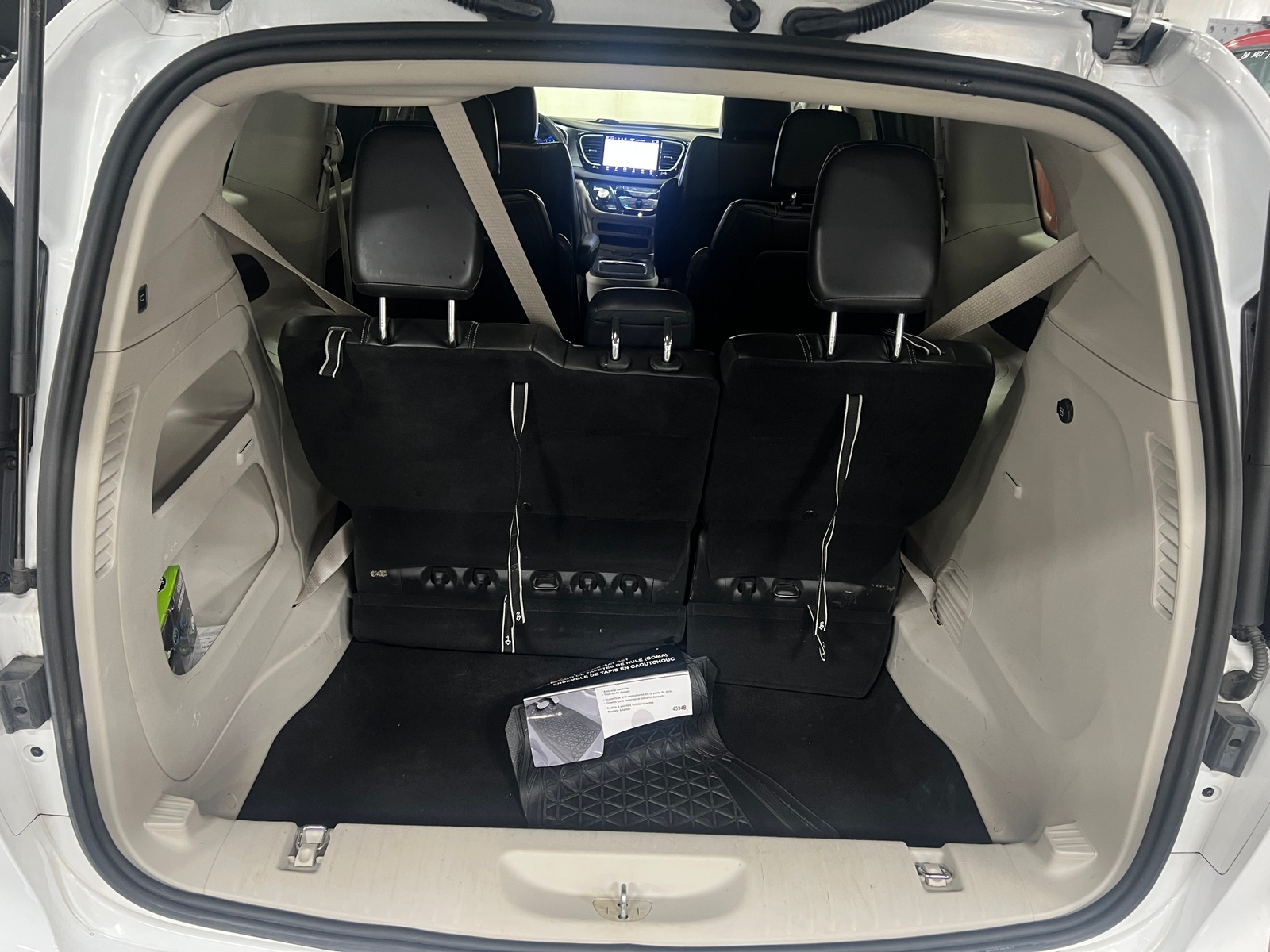 Thumbnail: 2024 Chrysler Pacifica - 6
