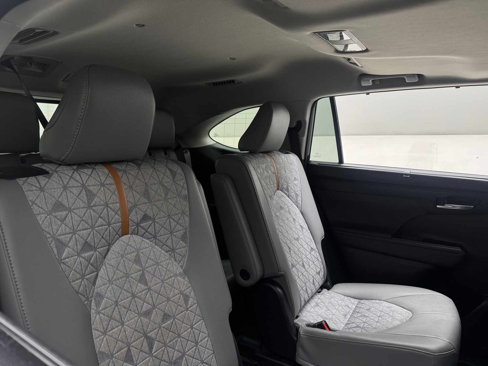 Thumbnail: 2022 Toyota Highlander - 5