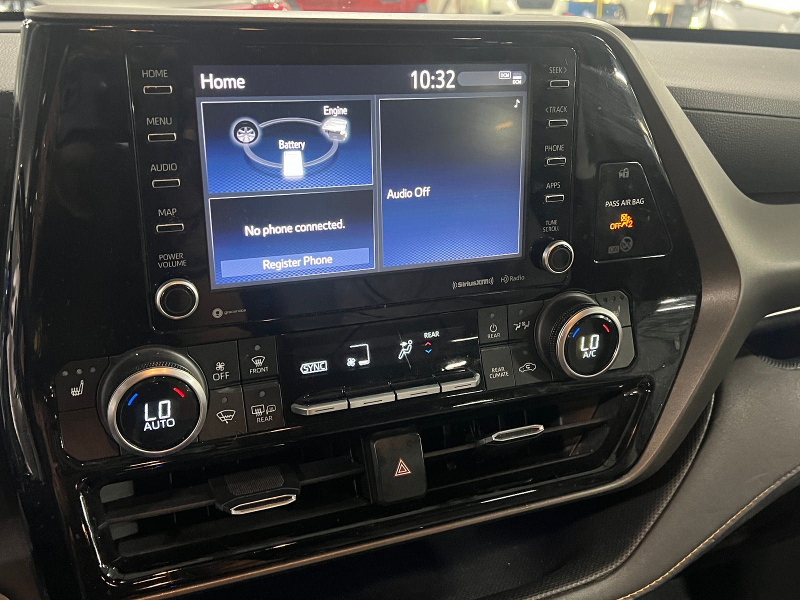 Thumbnail: 2022 Toyota Highlander - 3