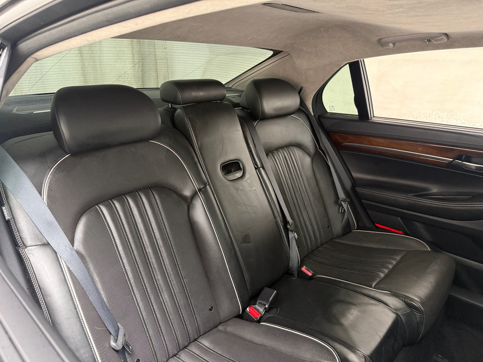 Thumbnail: 2017 Genesis G90 - 5