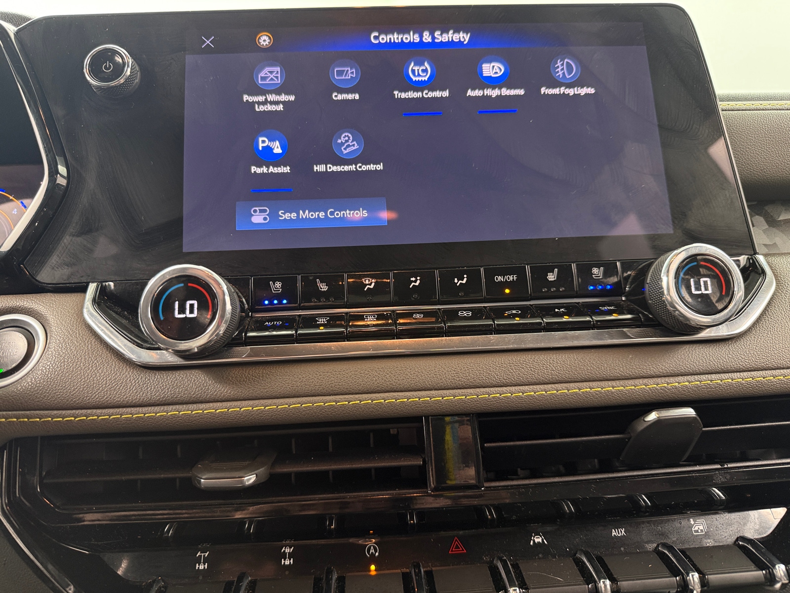 Thumbnail: 2024 Chevrolet Colorado - 3