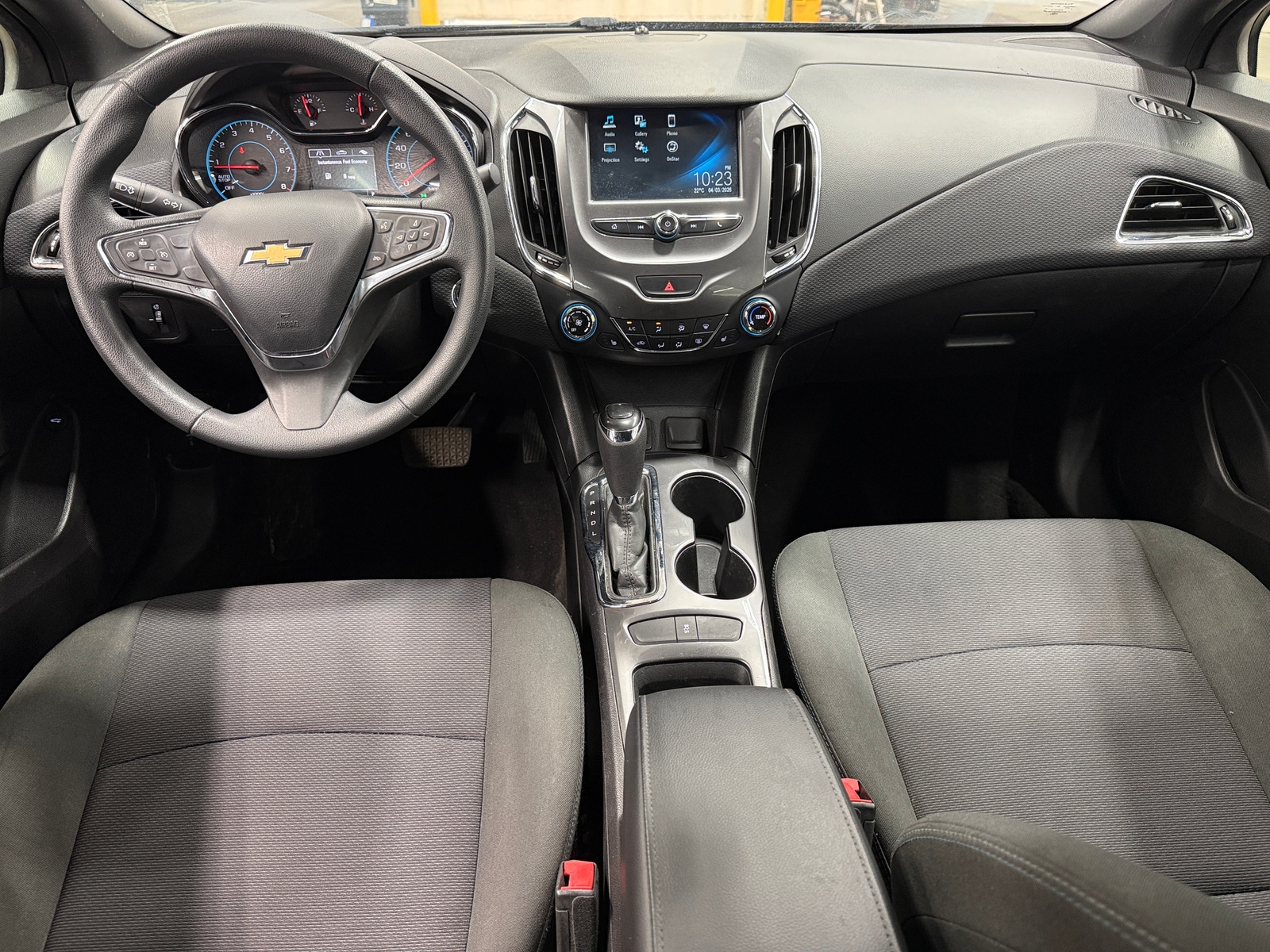 Thumbnail: 2018 Chevrolet Cruze - 3