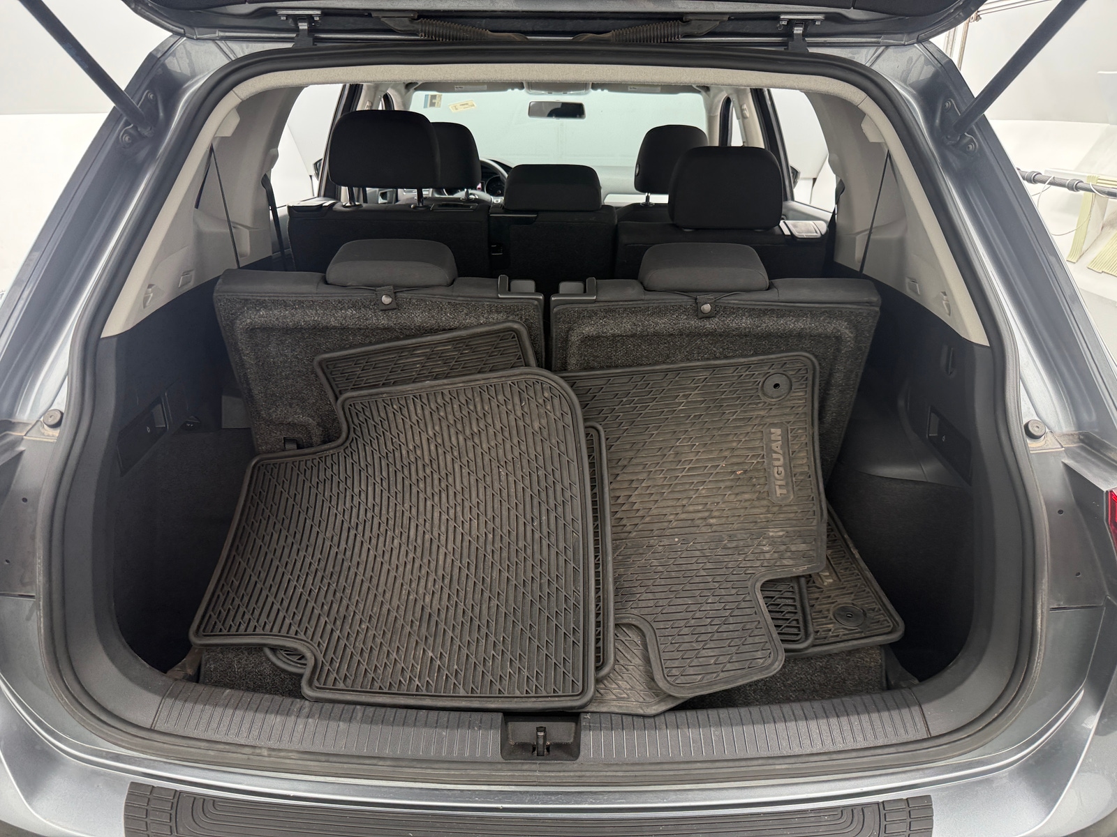 Thumbnail: 2019 Volkswagen Tiguan - 7