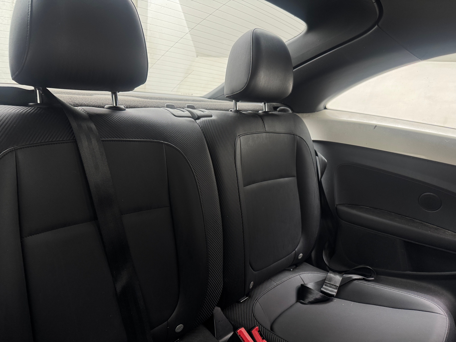Thumbnail: 2012 Volkswagen Beetle - 4