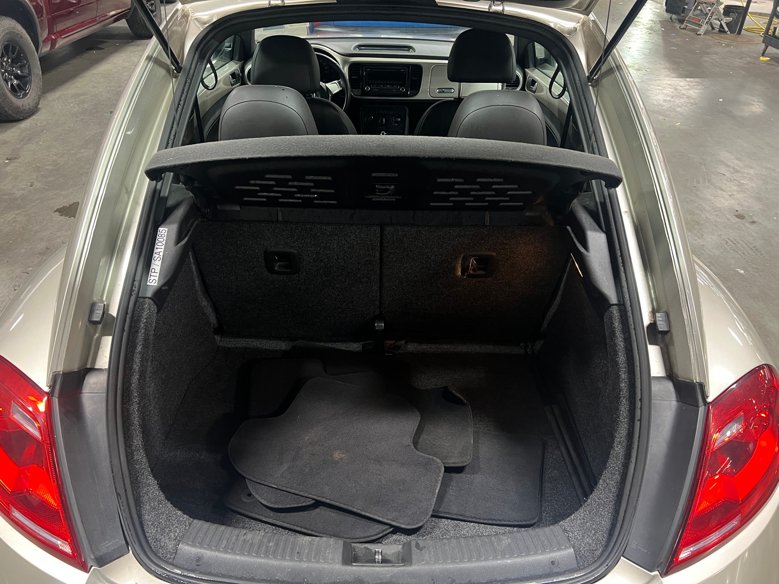Thumbnail: 2012 Volkswagen Beetle - 5