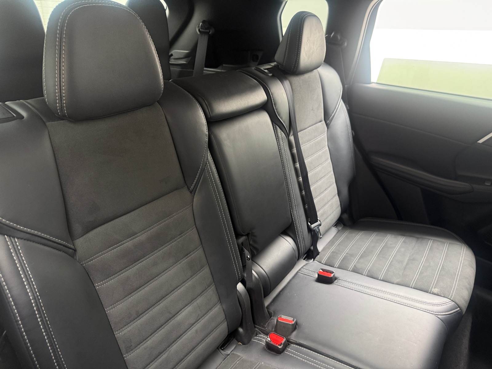 Thumbnail: 2024 Mitsubishi Outlander - 5