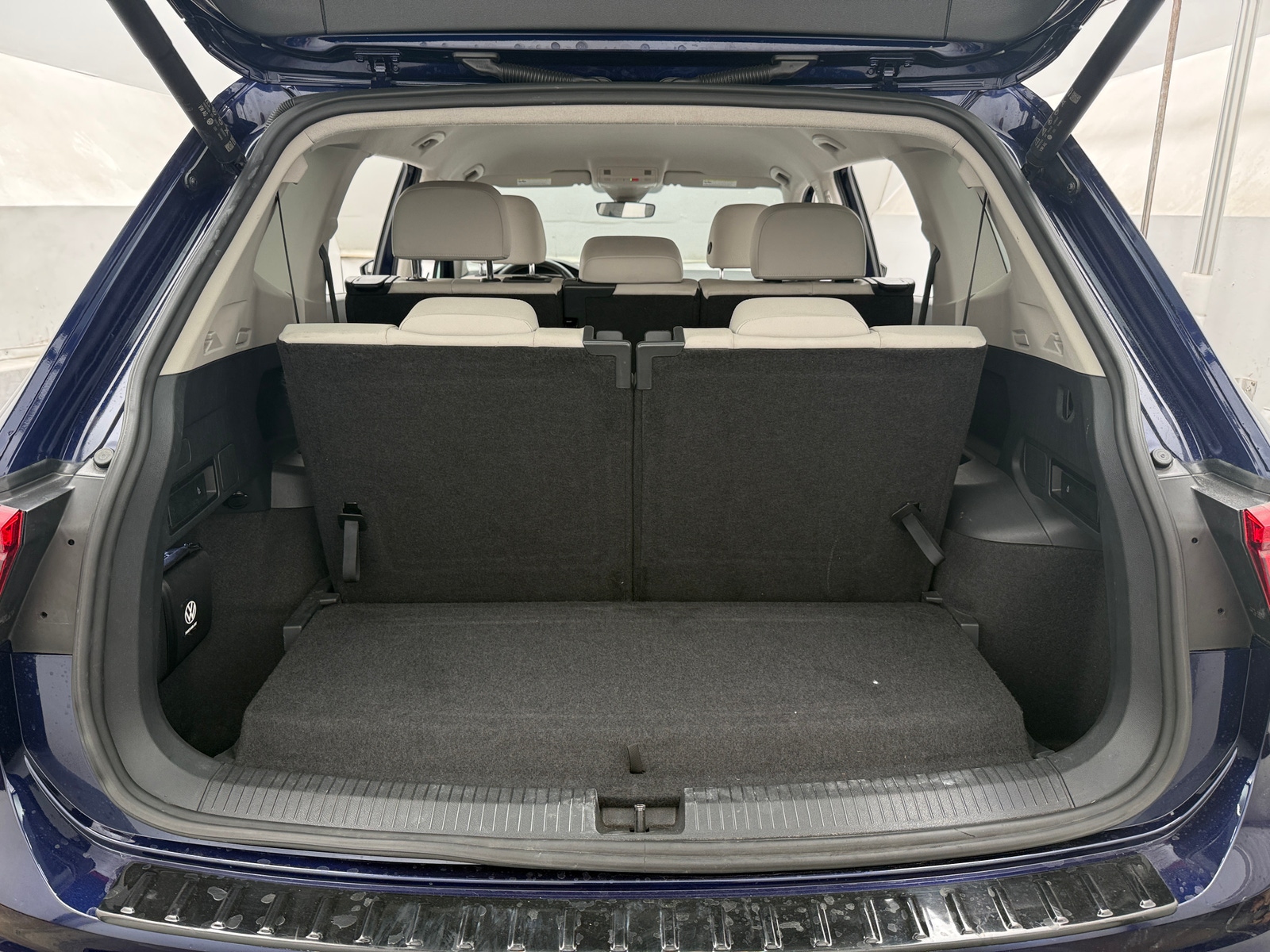 Thumbnail: 2022 Volkswagen Tiguan - 6