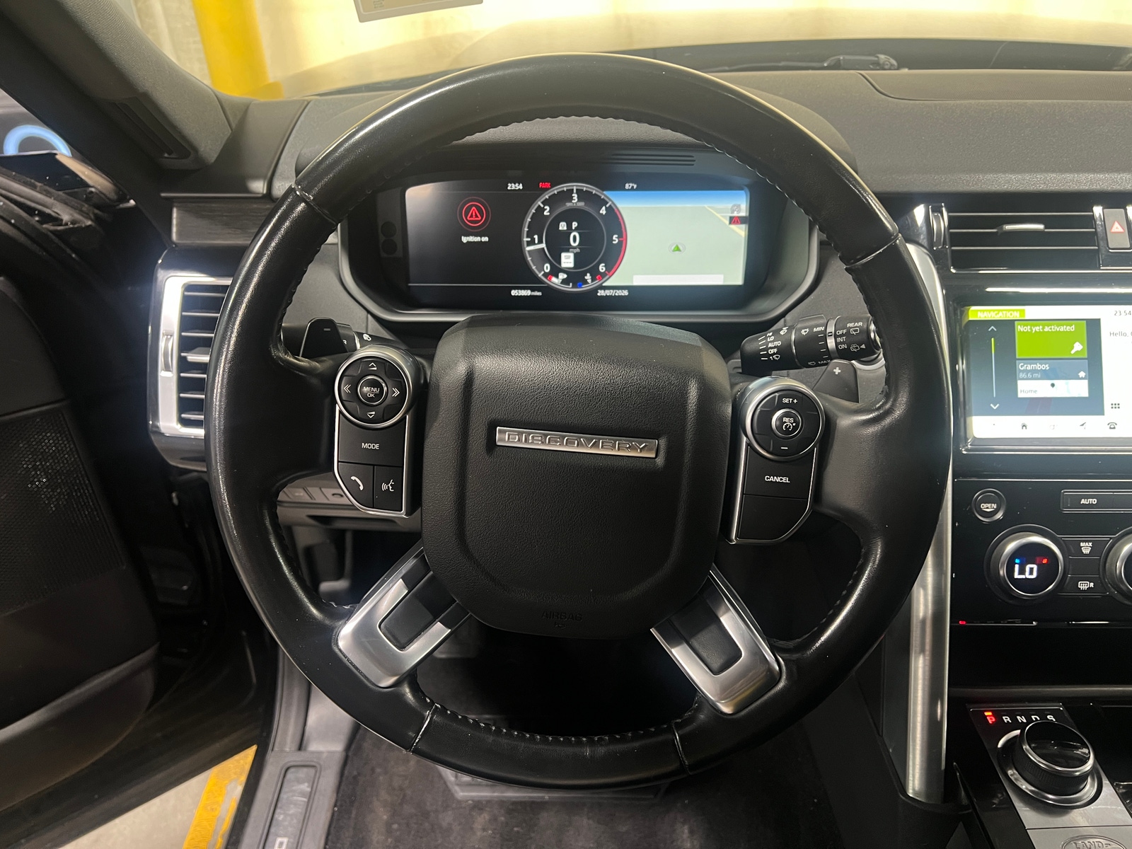 Thumbnail: 2018 Land Rover Discovery - 4