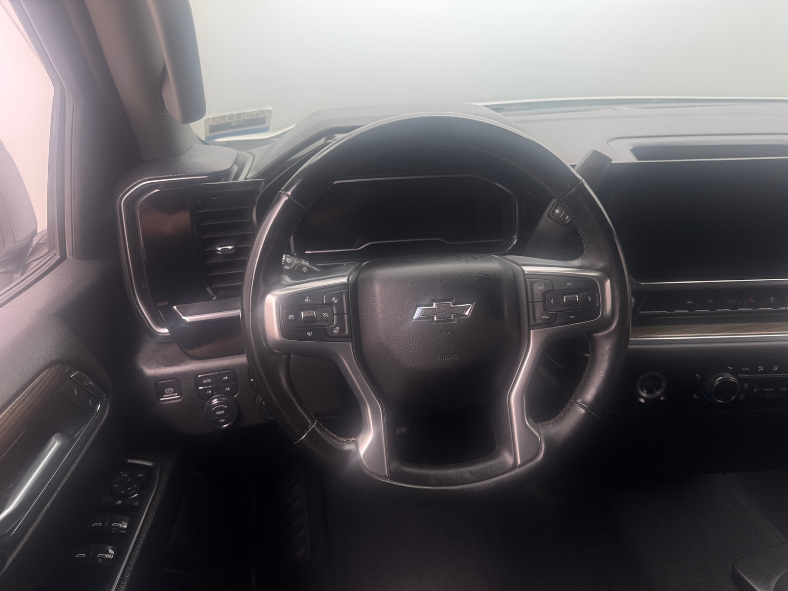 Thumbnail: 2023 Chevrolet Silverado 1500 - 5
