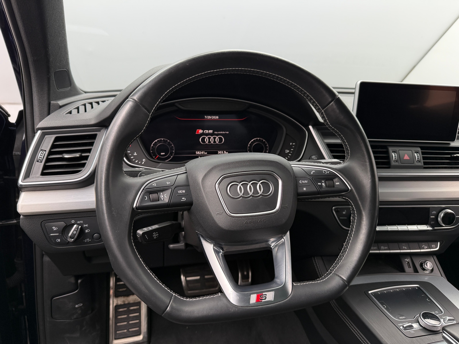 Thumbnail: 2020 Audi SQ5 - 4