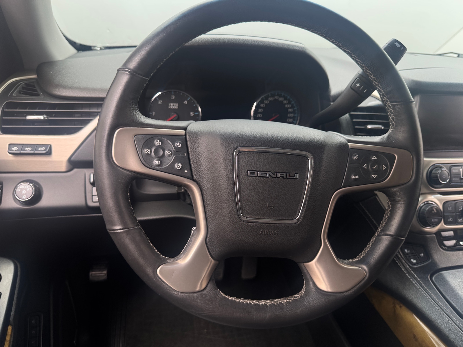Thumbnail: 2017 GMC Yukon - 4