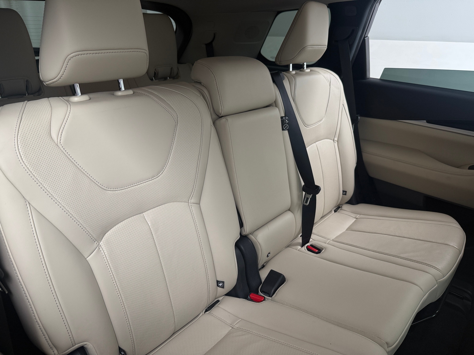 Thumbnail: 2023 INFINITI QX60 - 5