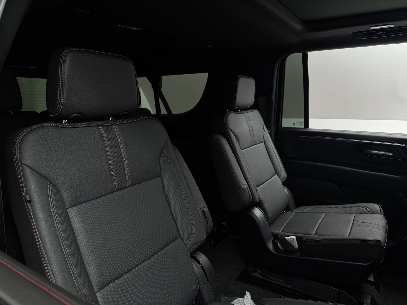 Thumbnail: 2025 Chevrolet Suburban - 5