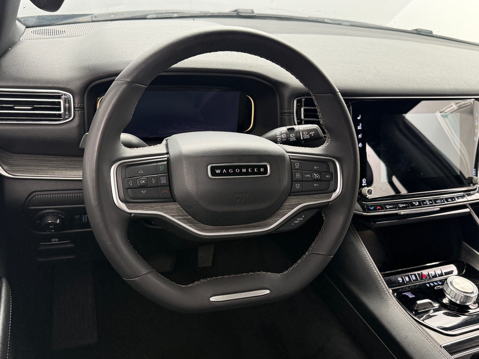 Thumbnail: 2024 Jeep Wagoneer - 4
