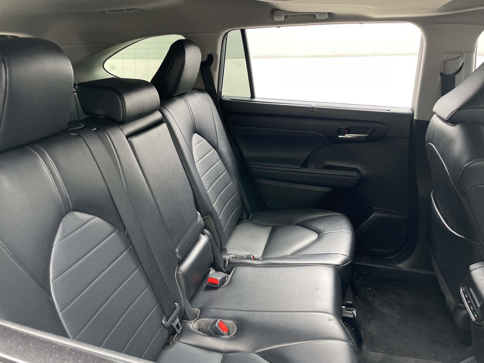 Thumbnail: 2022 Toyota Highlander - 5