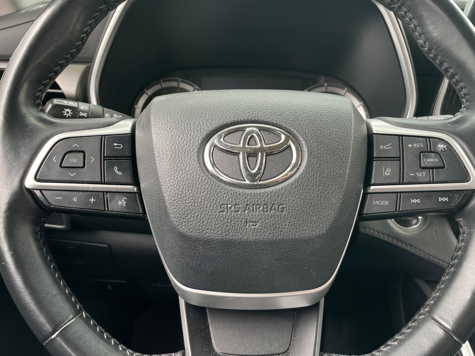 Thumbnail: 2022 Toyota Highlander - 4