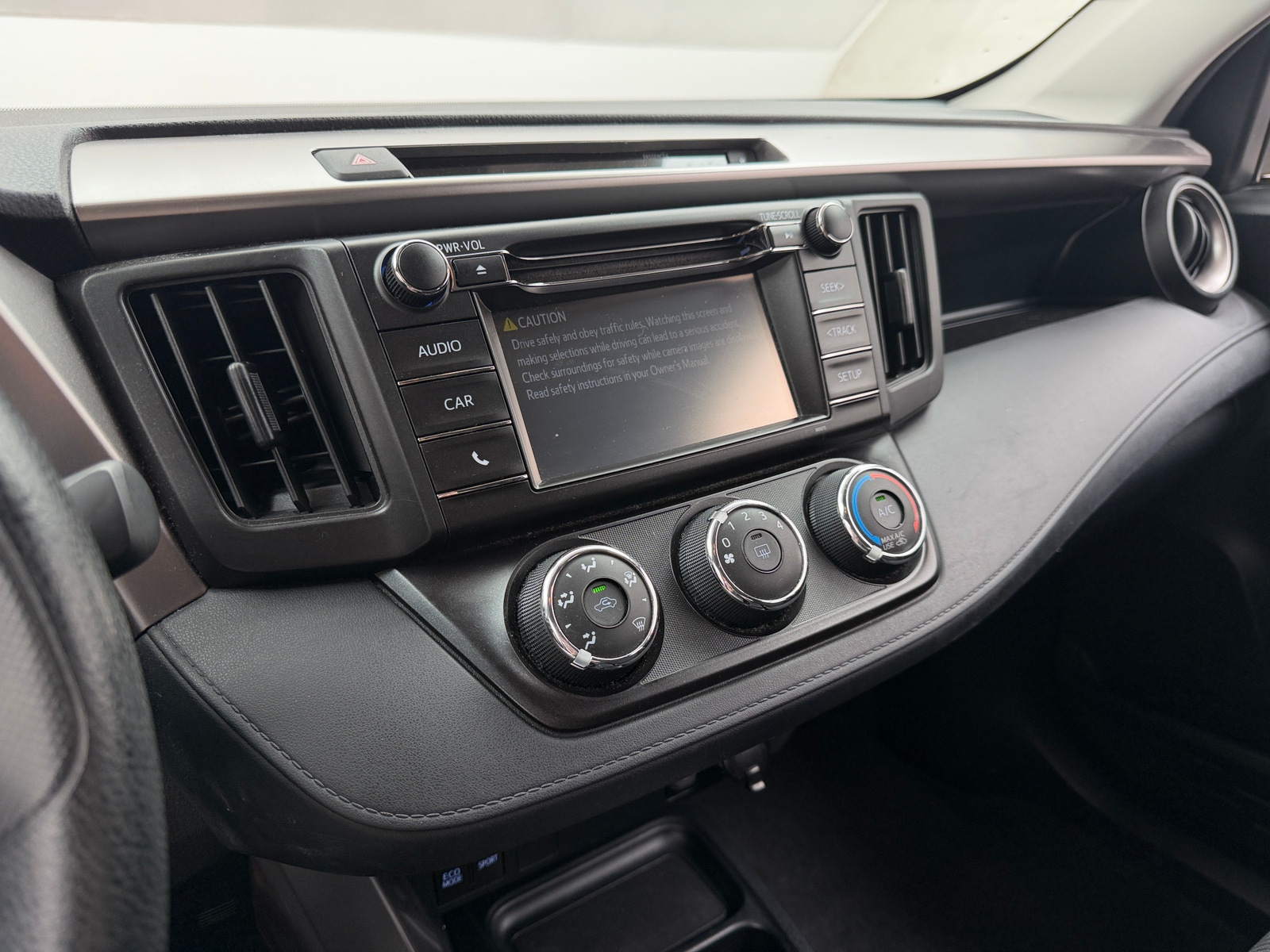Thumbnail: 2016 Toyota RAV4 - 4
