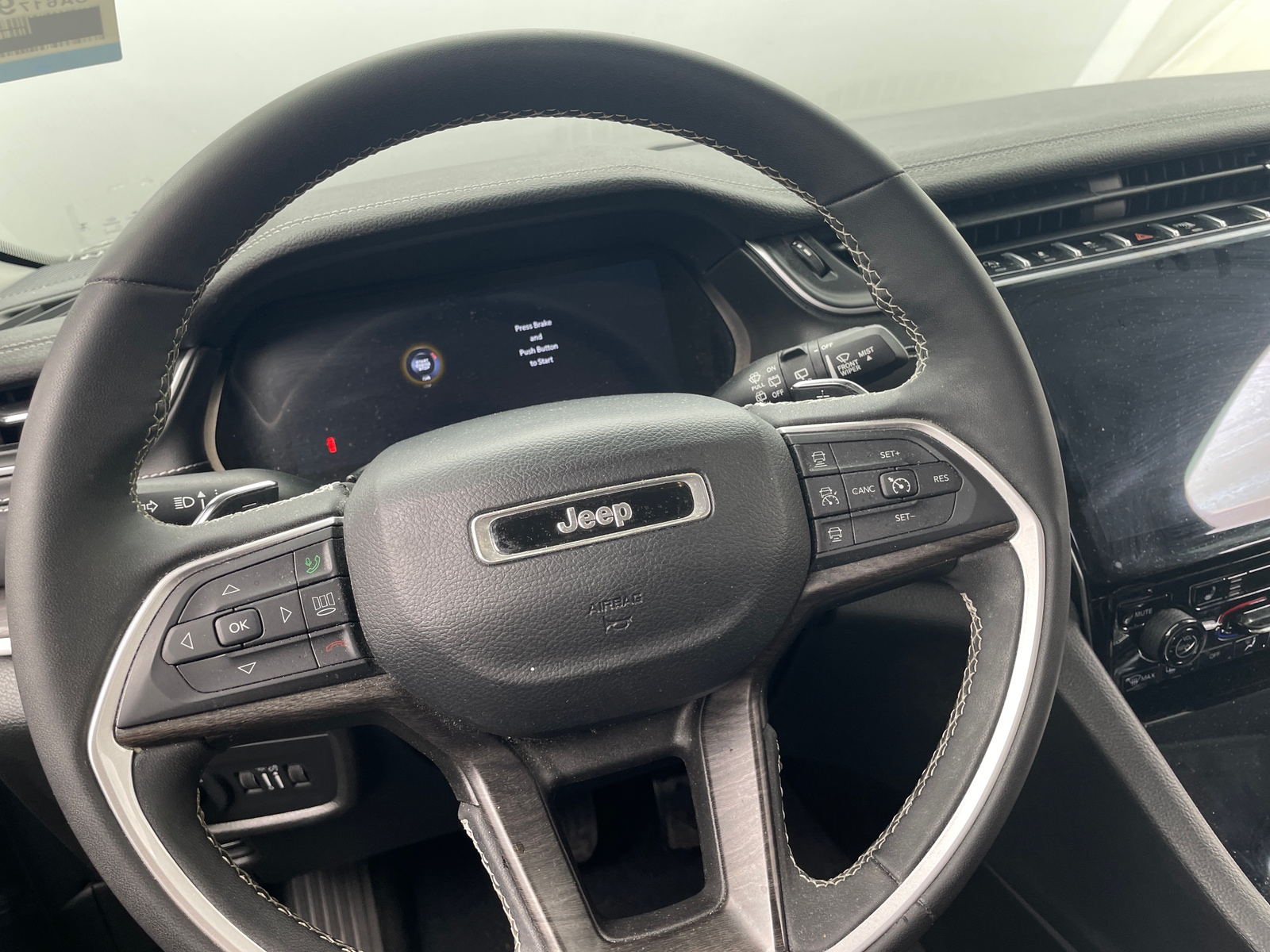 Thumbnail: 2023 Jeep Grand Cherokee - 4