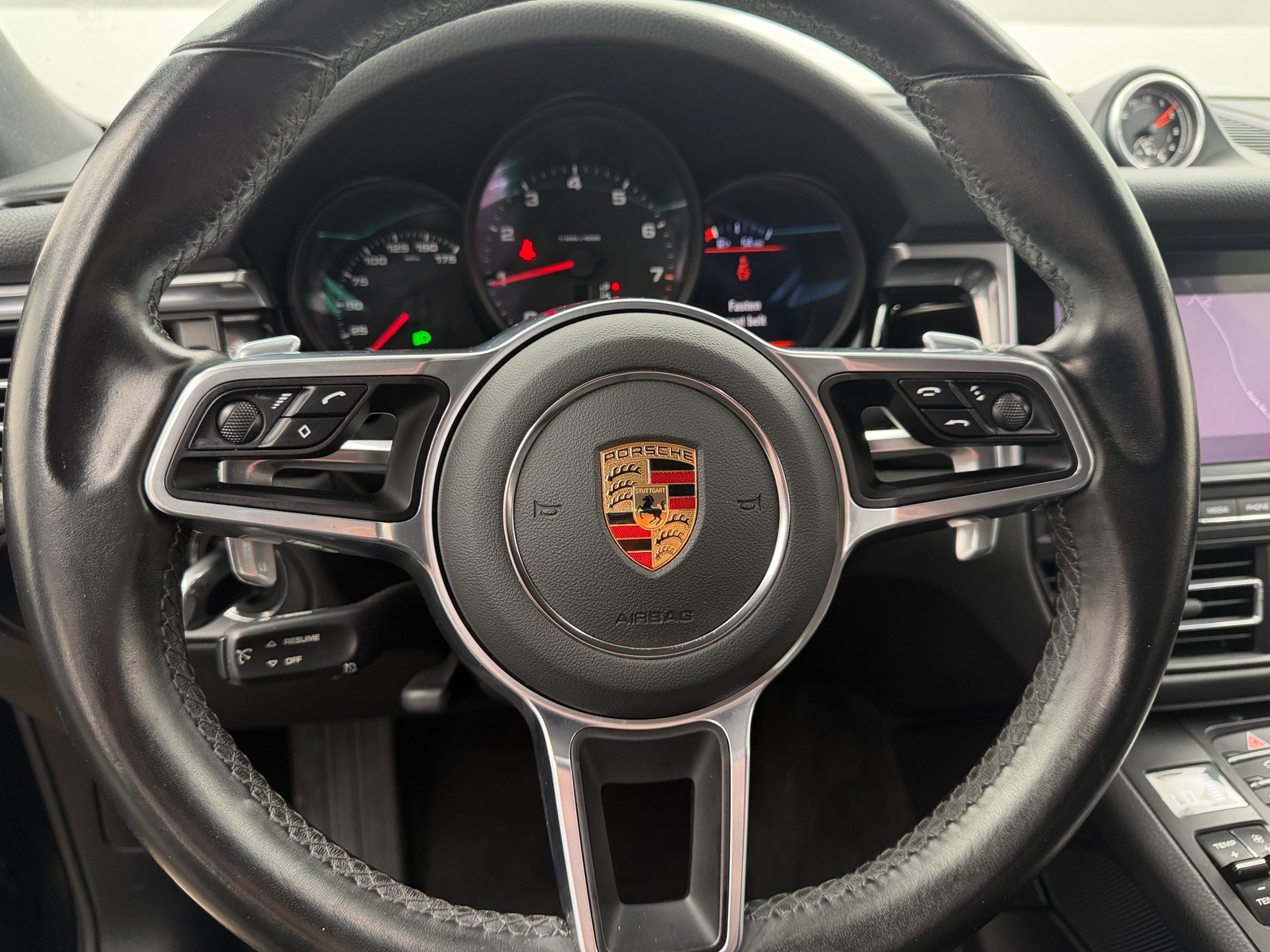 Thumbnail: 2021 Porsche Macan - 4