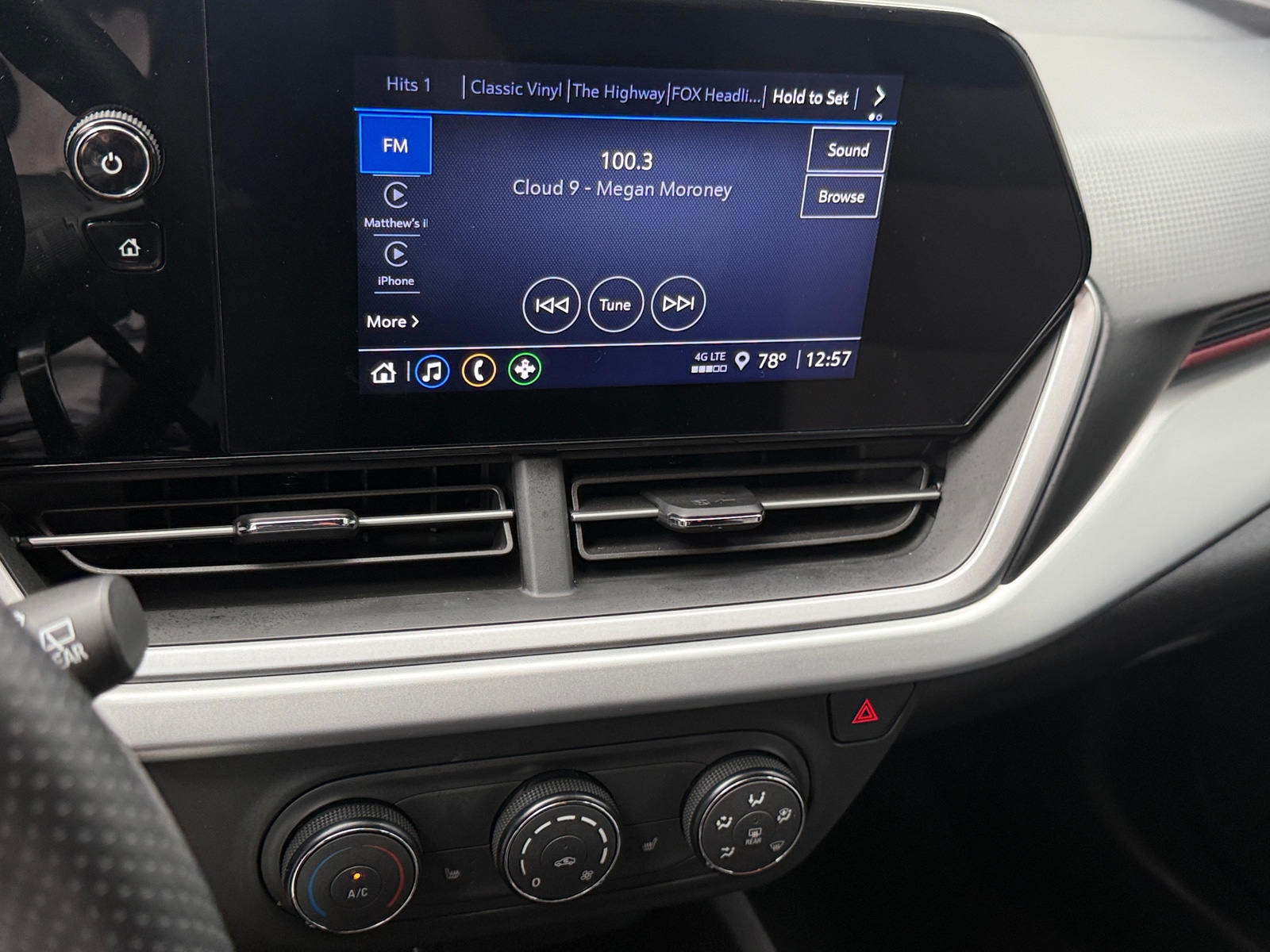 Thumbnail: 2025 Chevrolet Trax - 4
