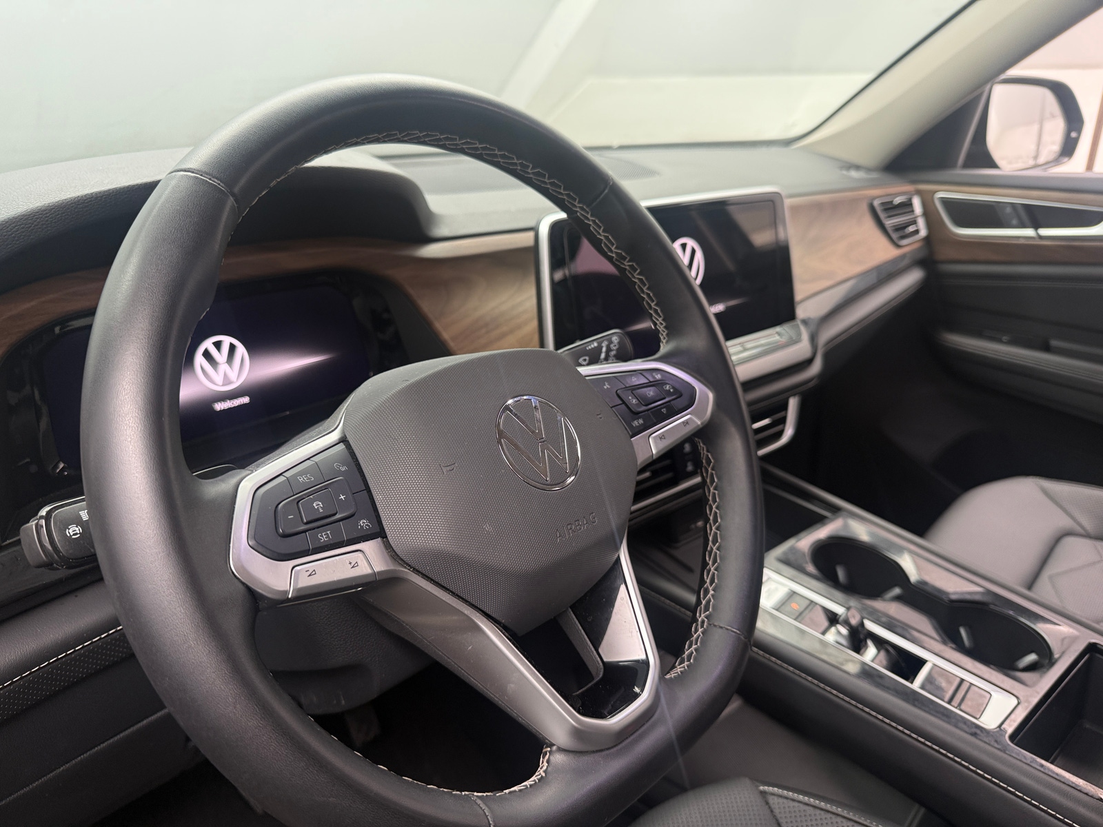 Thumbnail: 2025 Volkswagen Atlas - 4