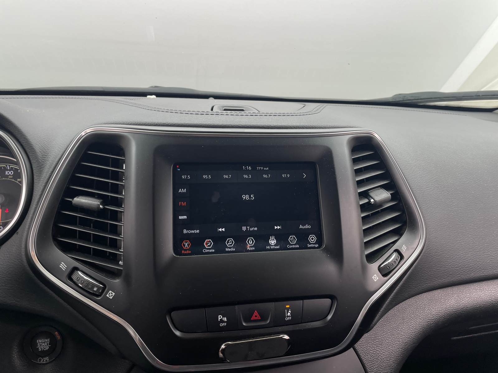 Thumbnail: 2021 Jeep Cherokee - 3