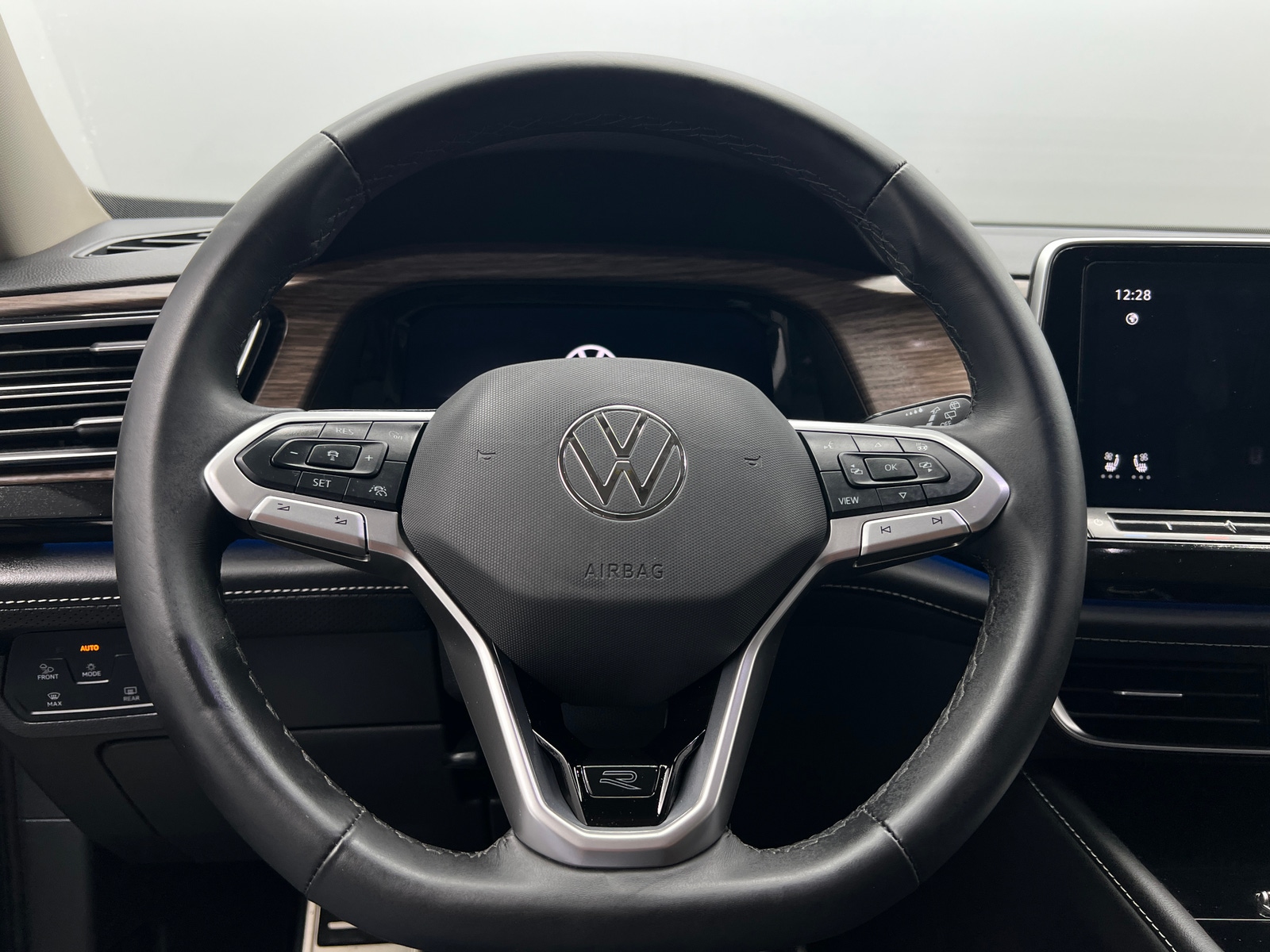 Thumbnail: 2025 Volkswagen Atlas - 4