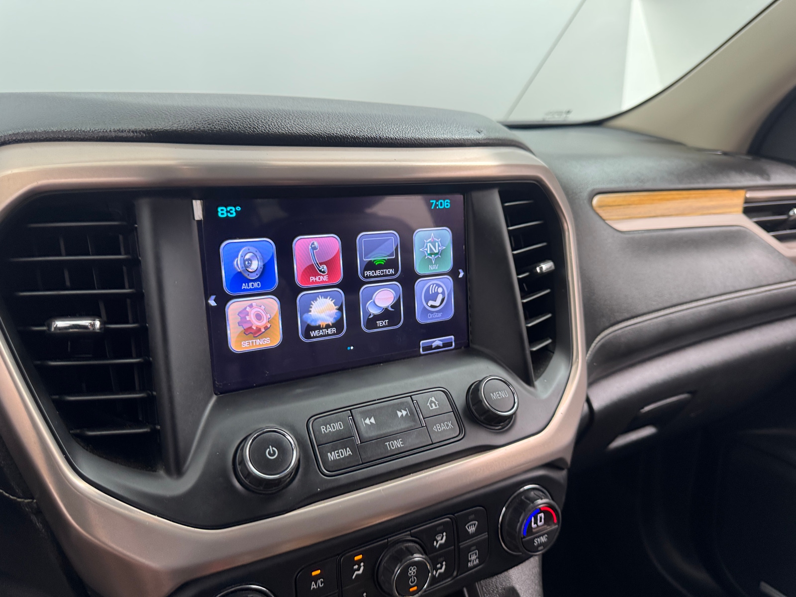 Thumbnail: 2017 GMC Acadia - 3