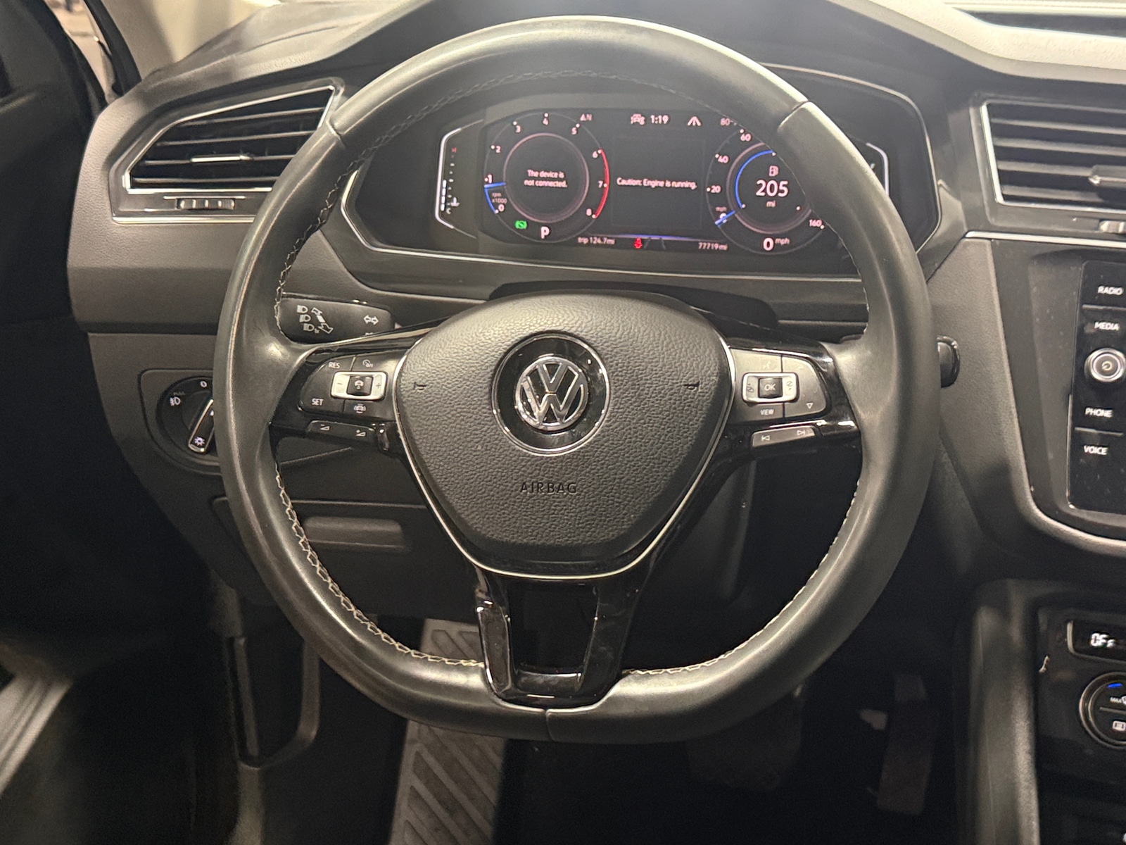 Thumbnail: 2021 Volkswagen Tiguan - 4