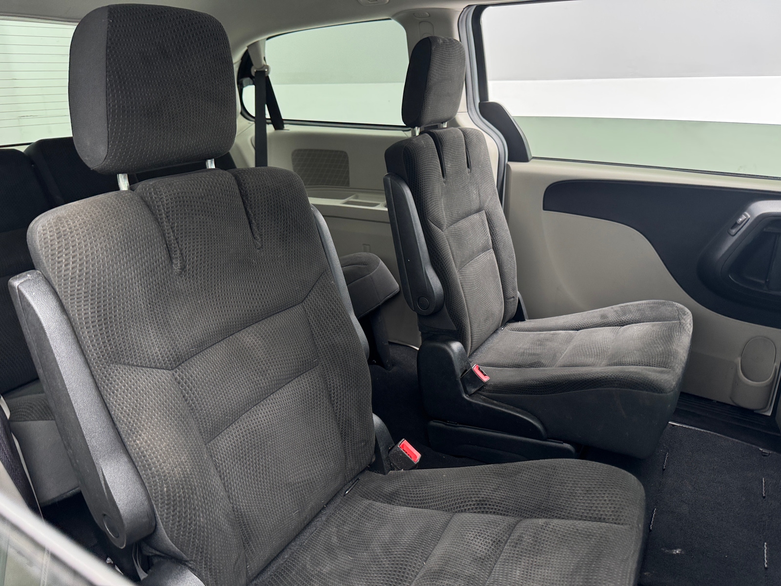 Thumbnail: 2017 Dodge Grand Caravan - 6