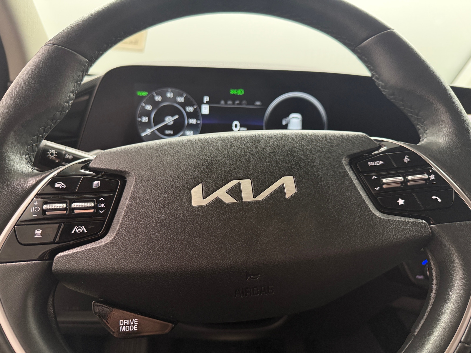 Thumbnail: 2024 Kia Niro - 4