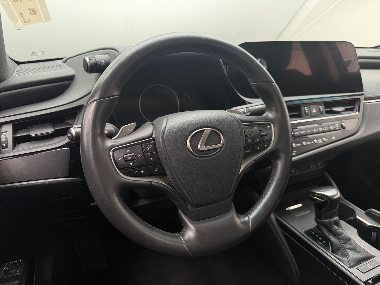 Thumbnail: 2023 Lexus ES - 4