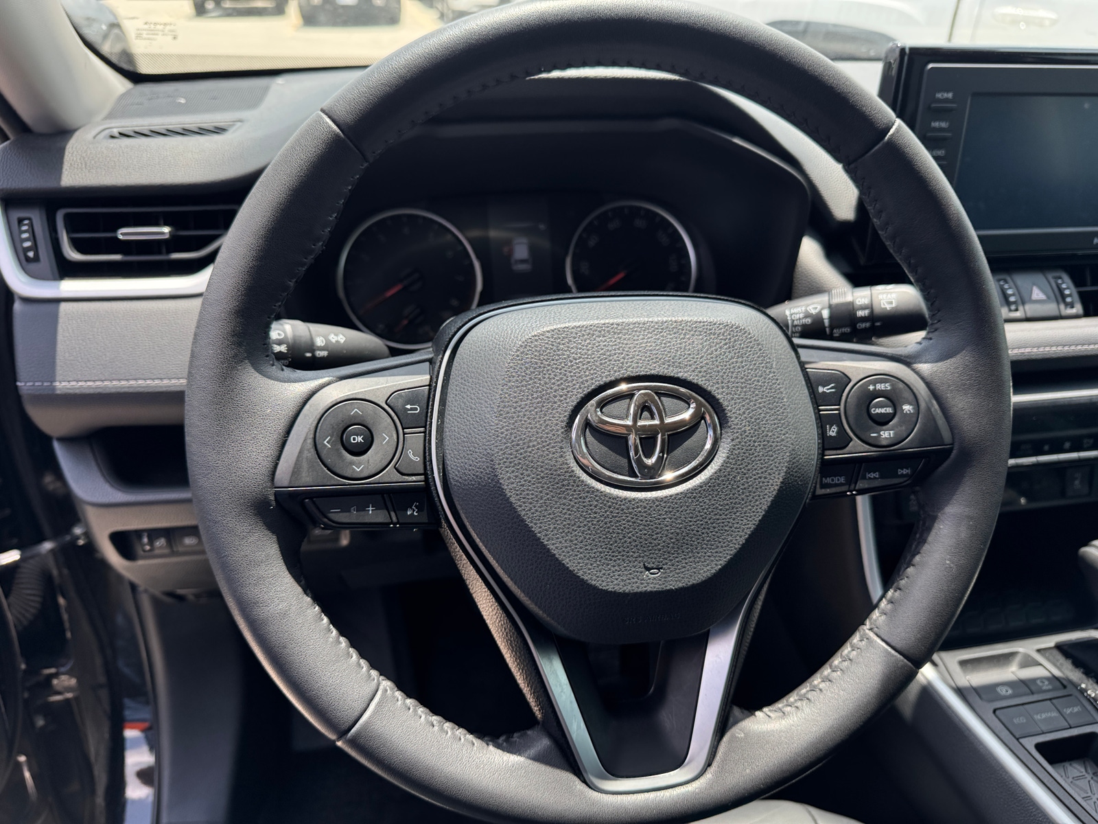 Thumbnail: 2022 Toyota RAV4 - 4