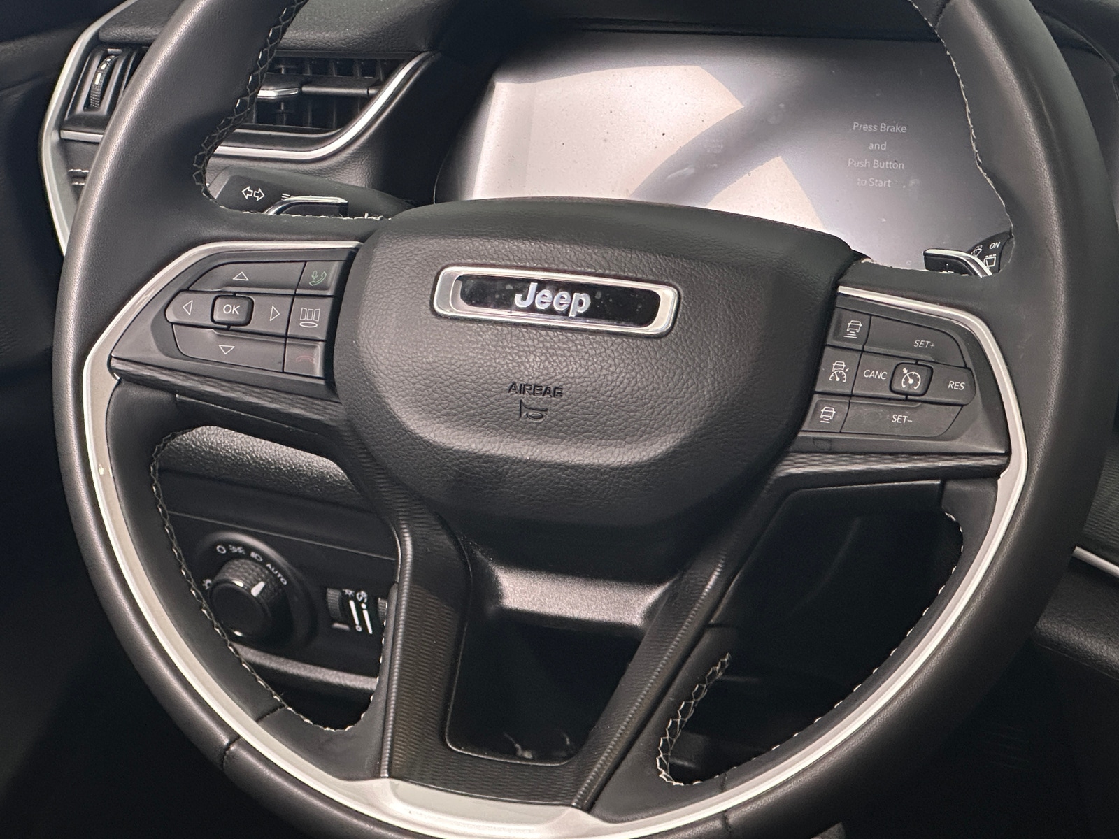 Thumbnail: 2023 Jeep Grand Cherokee L - 5