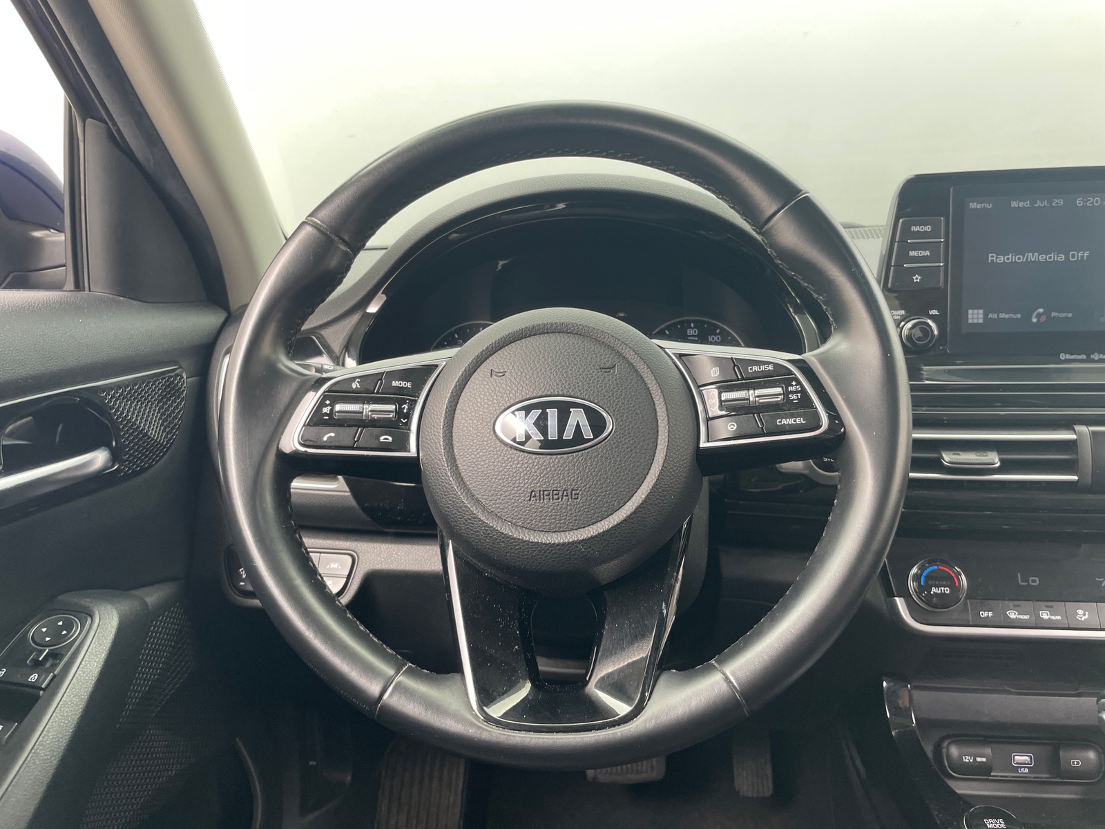 Thumbnail: 2021 Kia Seltos - 4