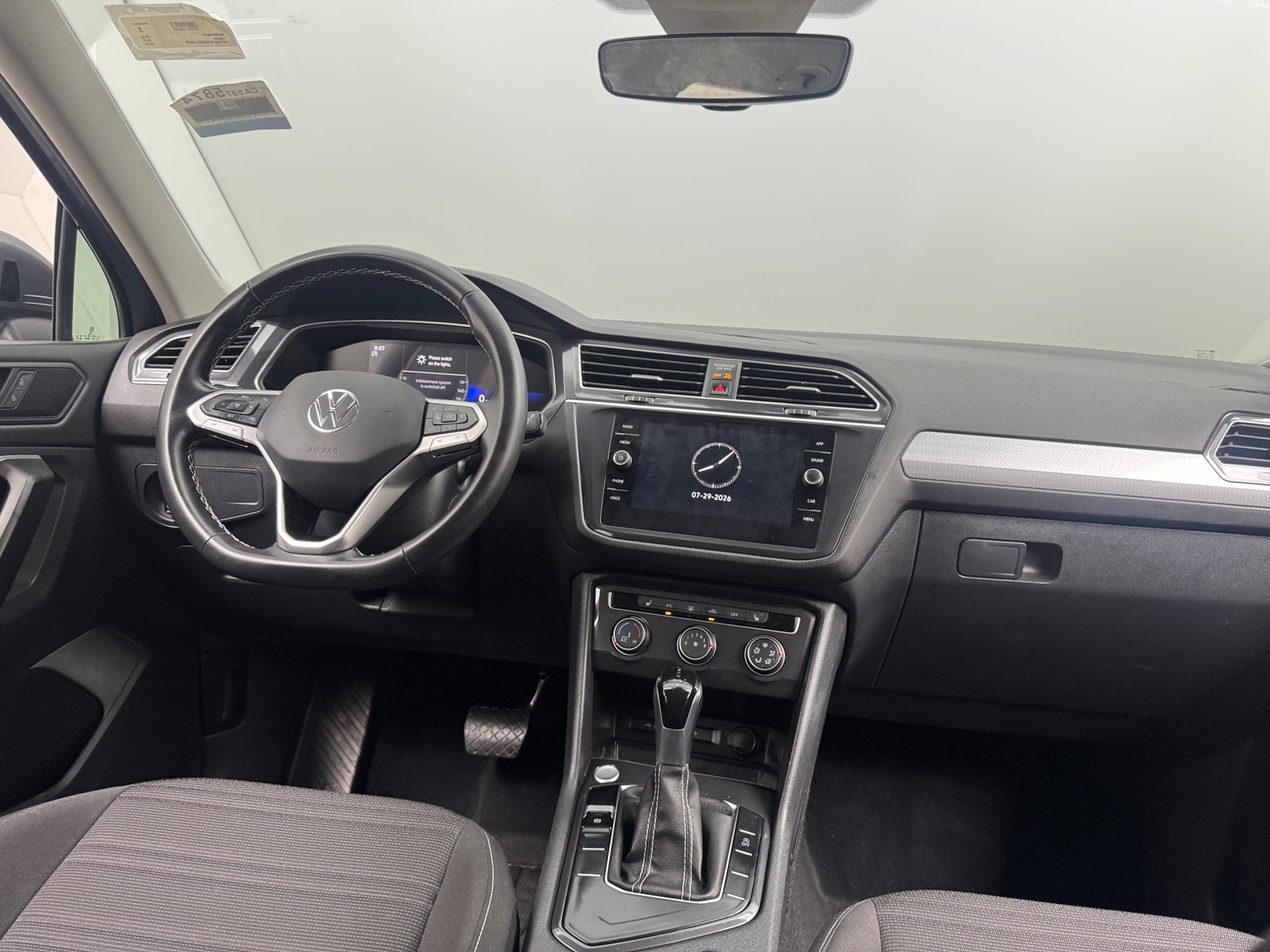 Thumbnail: 2024 Volkswagen Tiguan - 3