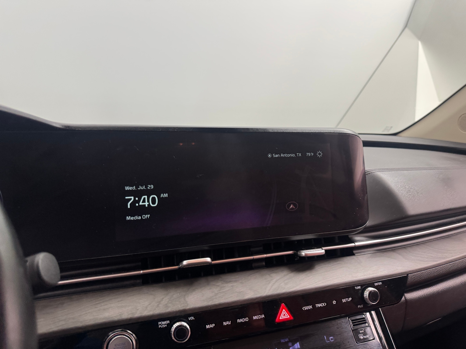 Thumbnail: 2024 Kia Carnival - 3