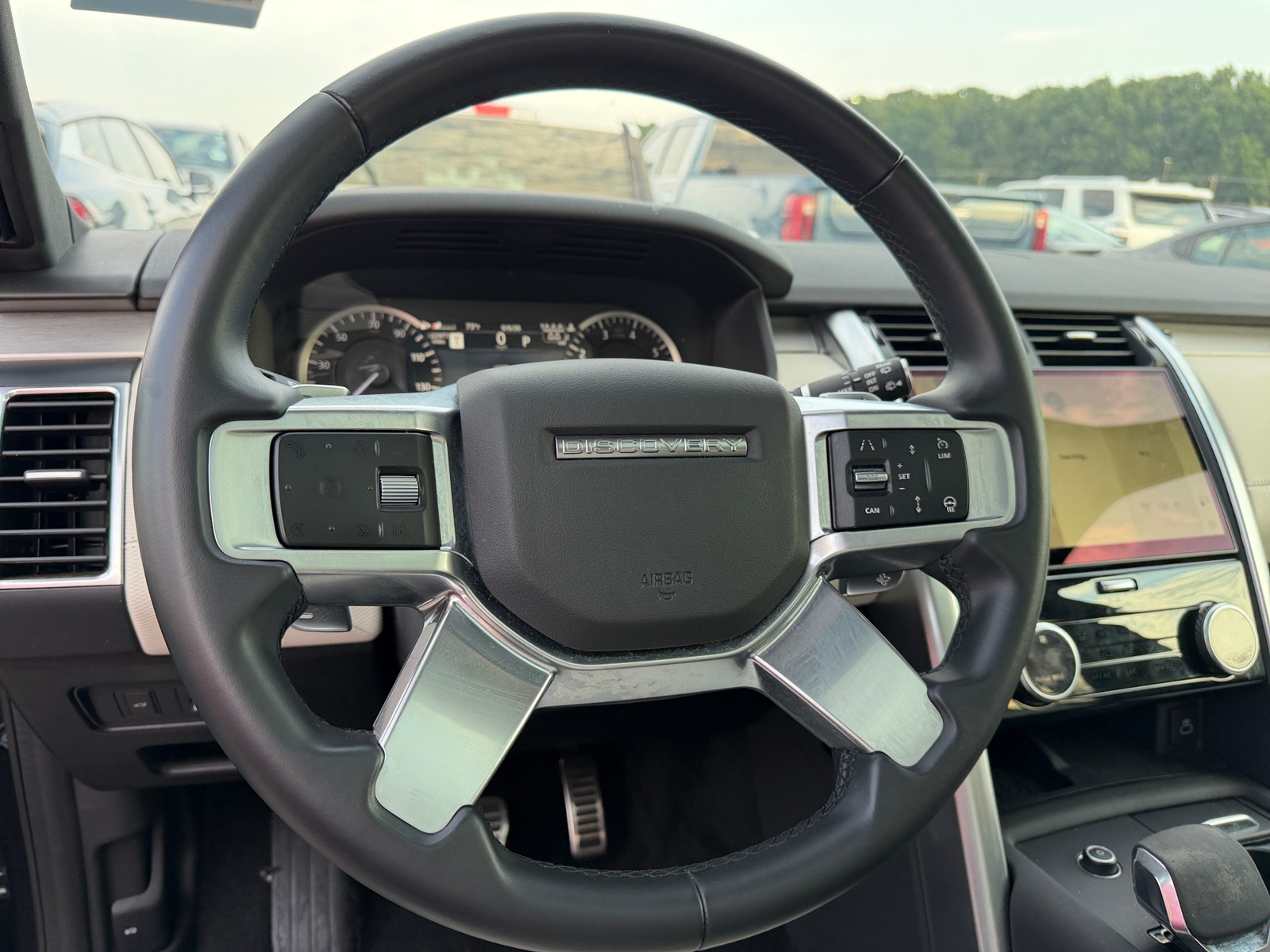 Thumbnail: 2023 Land Rover Discovery - 4