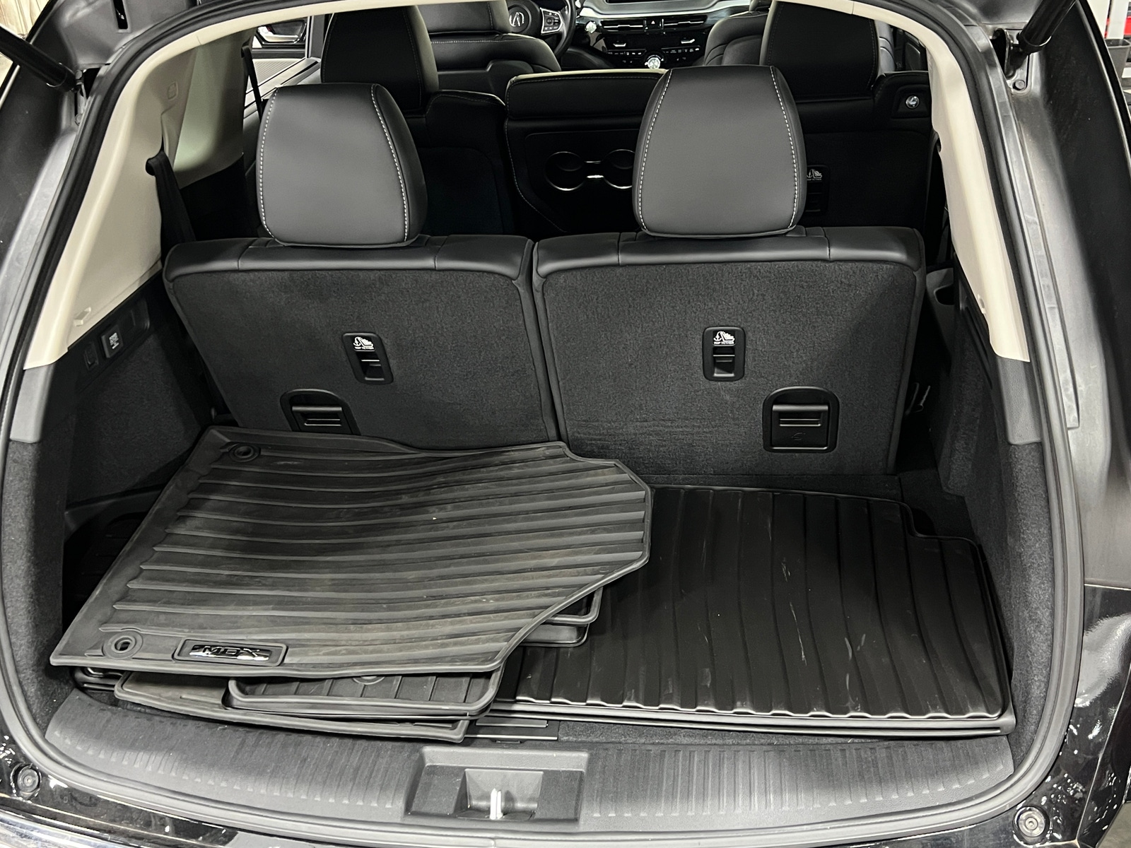 Thumbnail: 2023 Acura MDX - 6