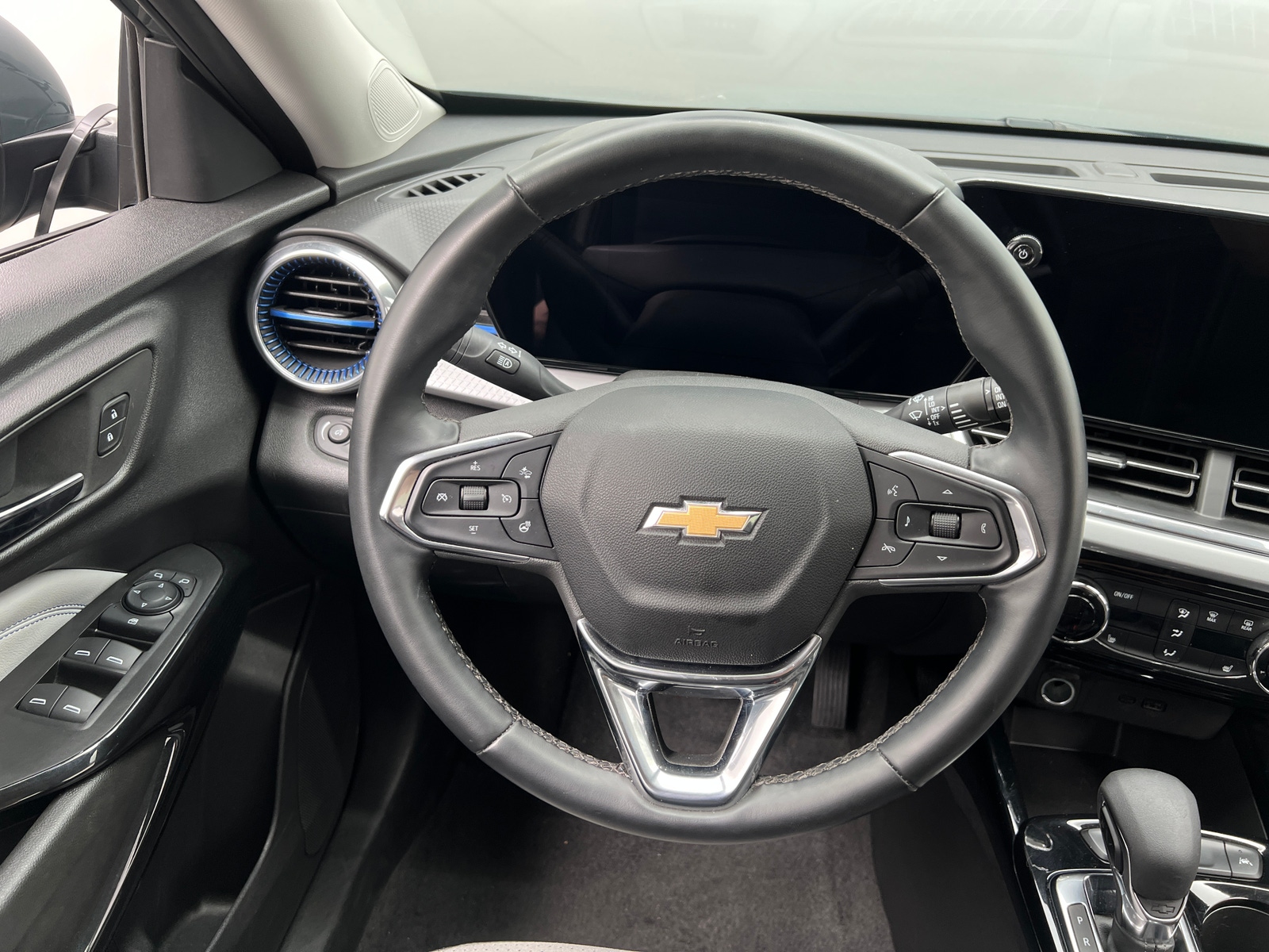 Thumbnail: 2025 Chevrolet Trax - 4