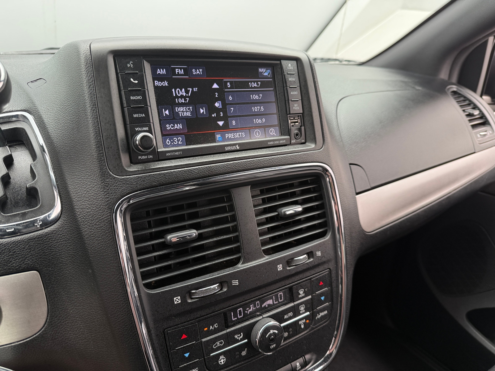 Thumbnail: 2018 Dodge Grand Caravan - 3