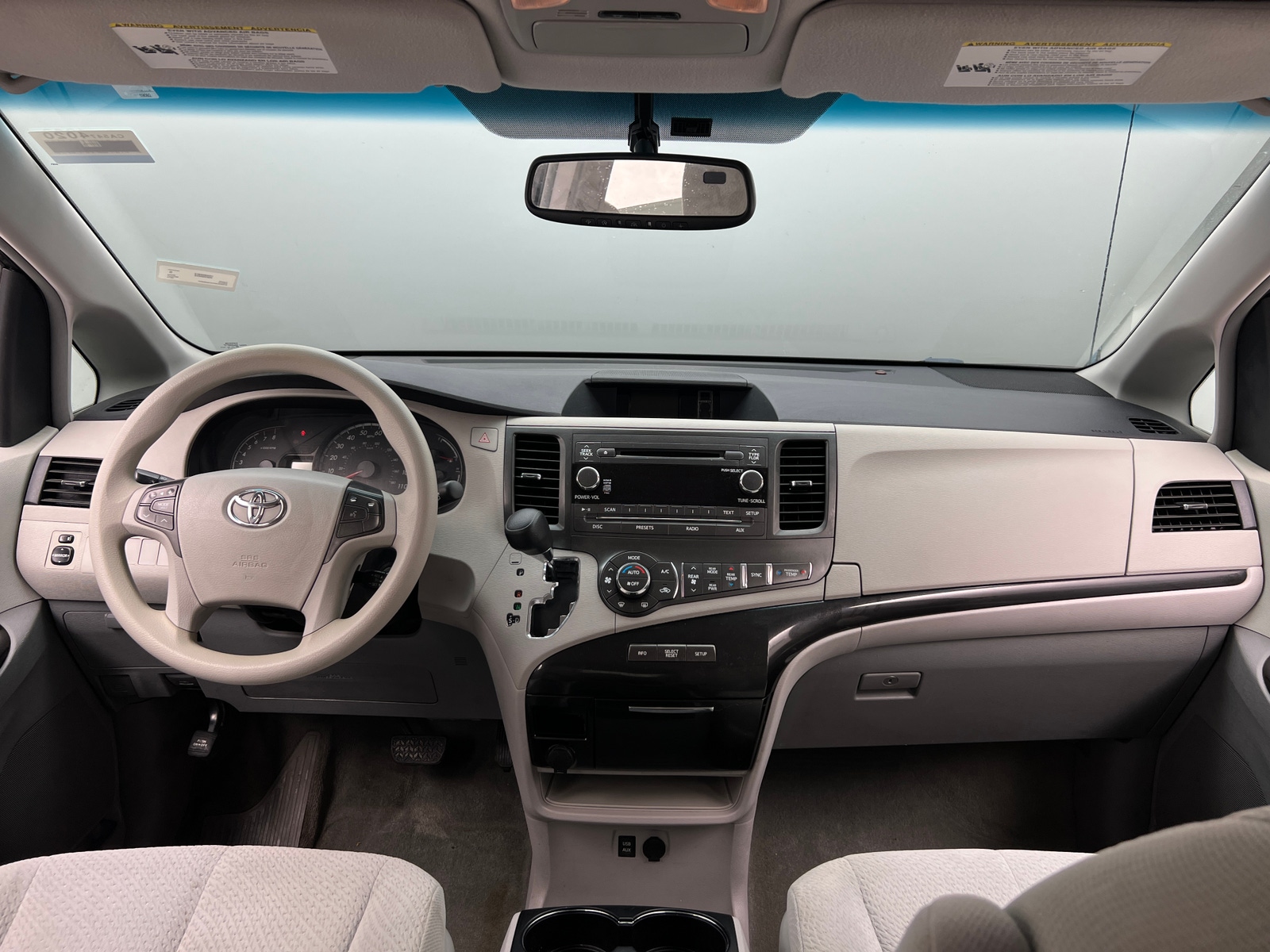Thumbnail: 2014 Toyota Sienna - 3