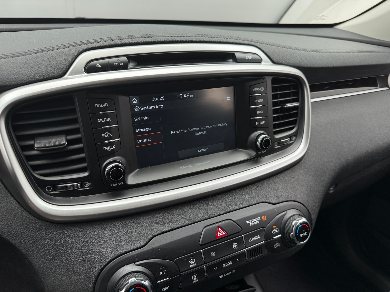 Thumbnail: 2018 Kia Sorento - 4