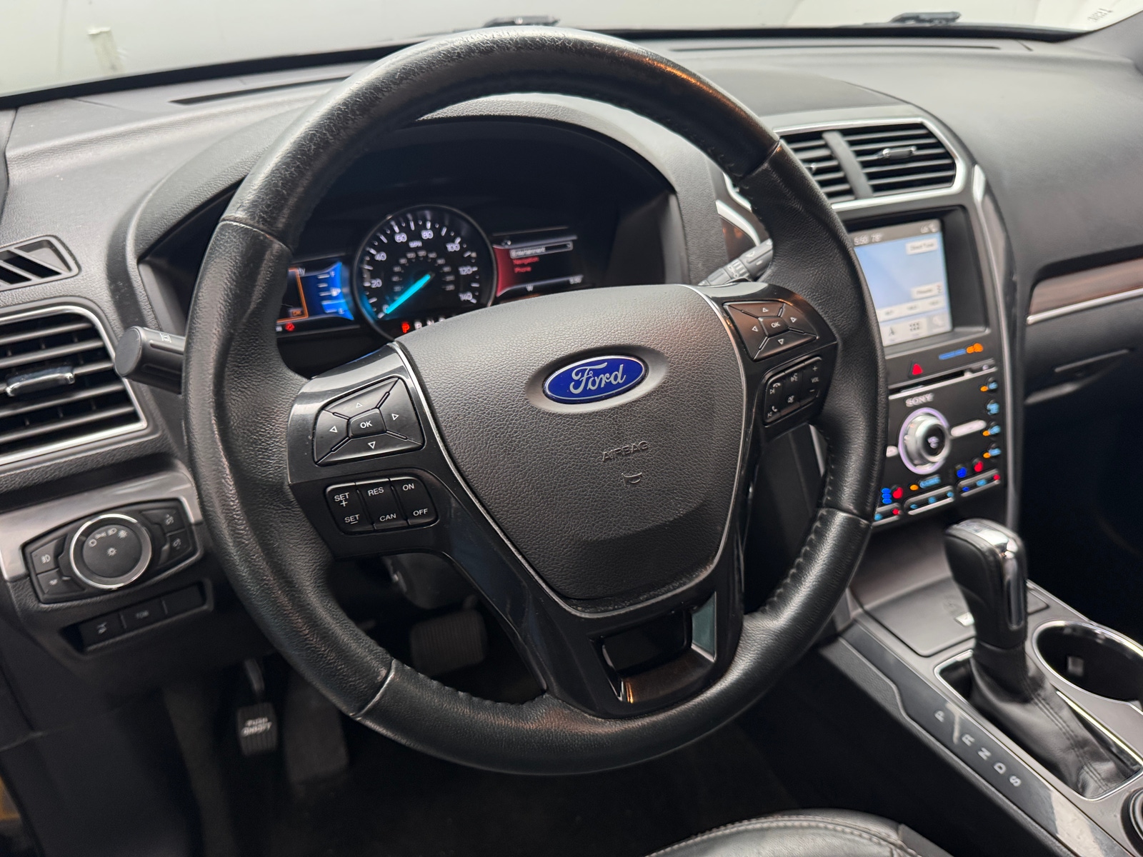 Thumbnail: 2017 Ford Explorer - 4