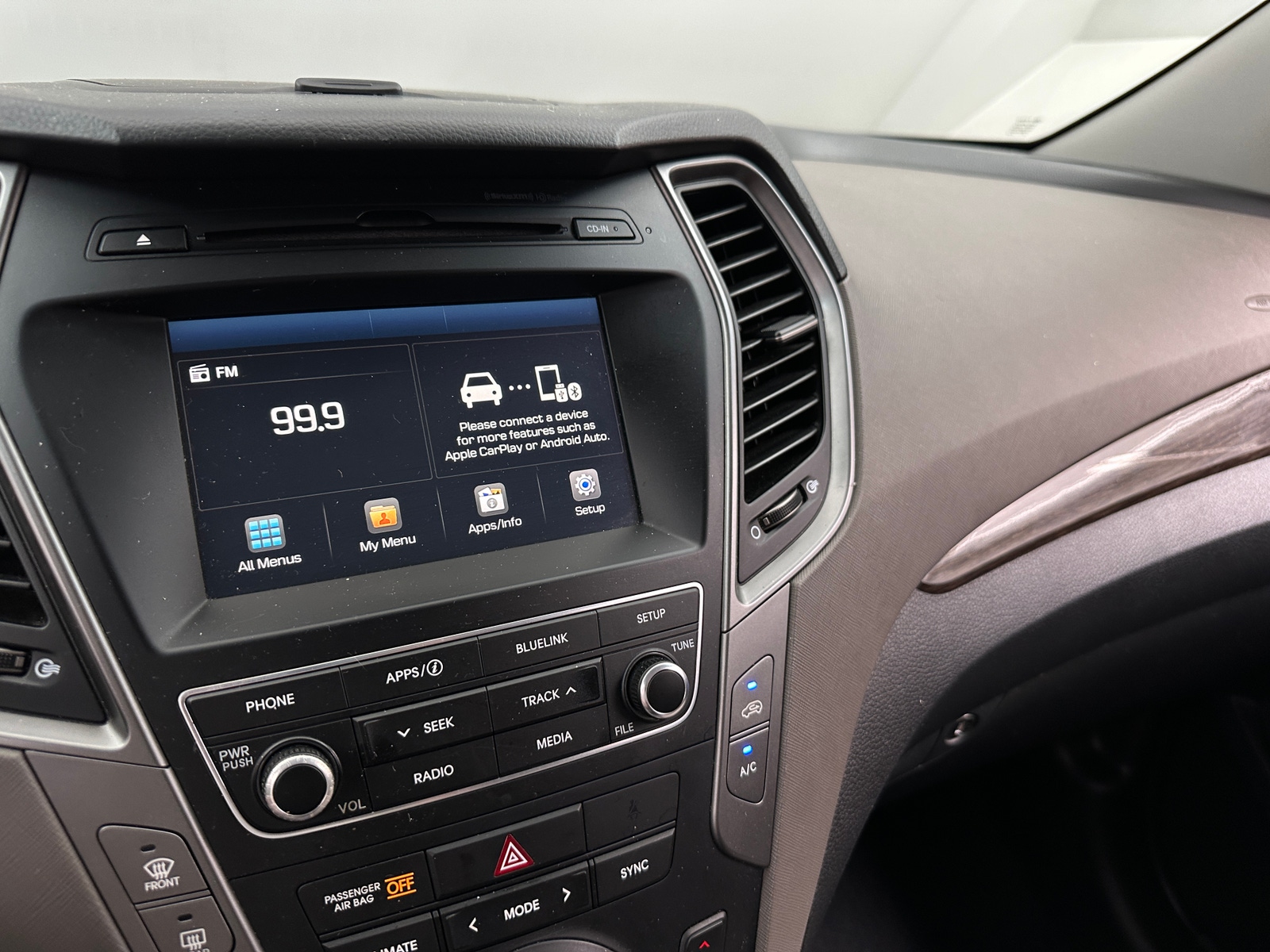 Thumbnail: 2017 Hyundai Santa Fe - 4