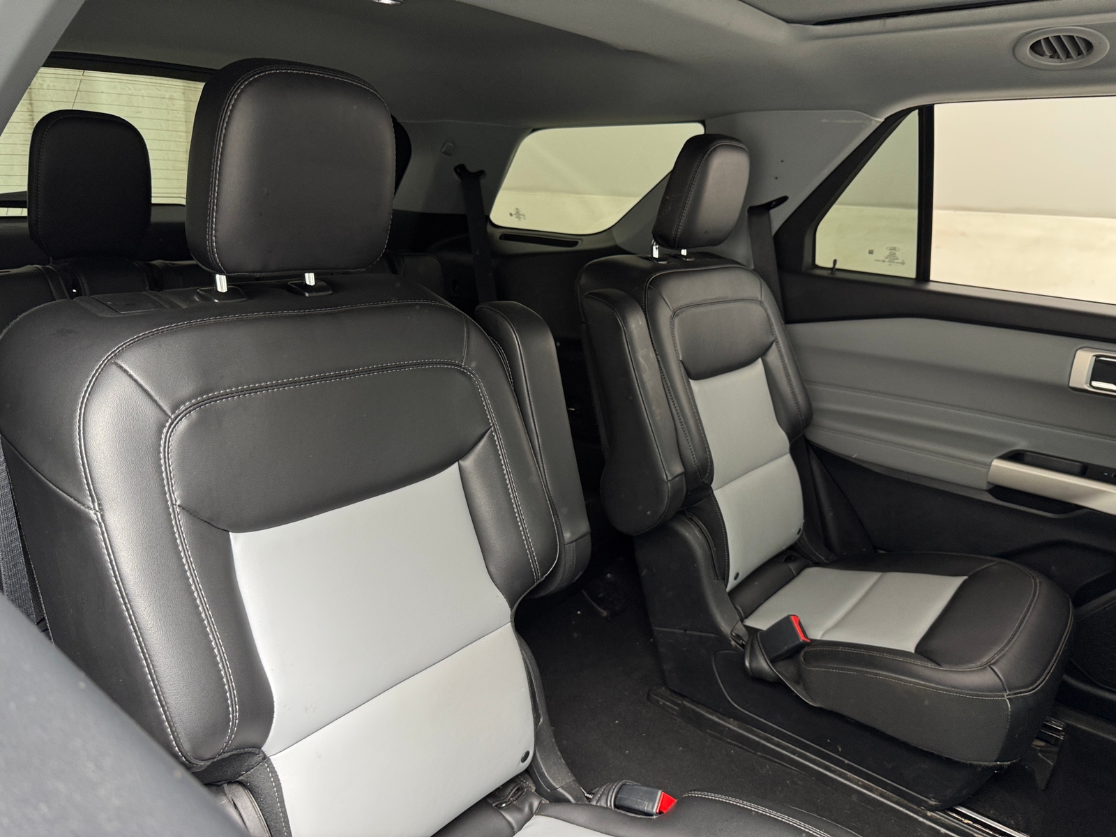 Thumbnail: 2022 Ford Explorer - 5